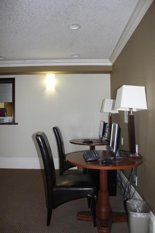 Lakeview Inns & Suites - Edson Airport West Luaran gambar